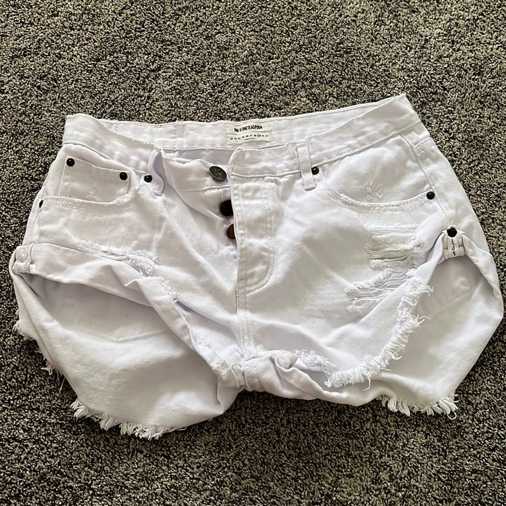 One Teaspoon white shorts. I wore it only 2-3 times. Size 28.
